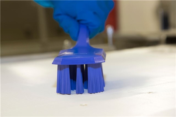 Perie UST cu maner scurt si peri duri 260 mm. albastra - Vikan