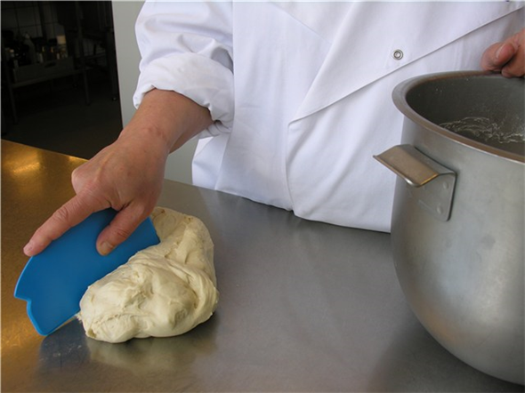 Scraper flexibil 165 mm, metal detectabil, Vikan, alb