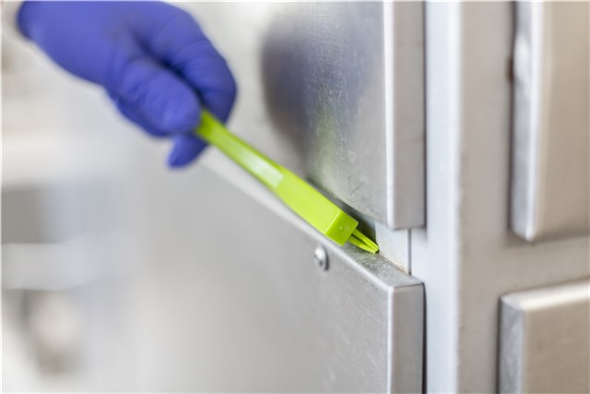 Perie ingusta cu peri extra-duri, 205 mm, albastra - Vikan