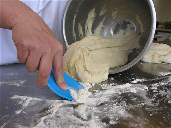 Scraper flexibil 165 mm, metal detectabil, Vikan, alb