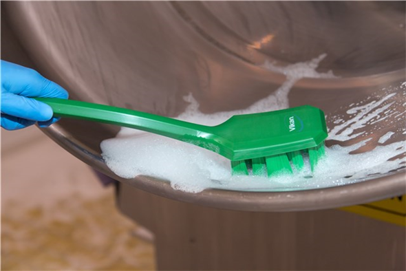 Perie UST cu maner lung si peri duri 395 mm, albastra - Vikan