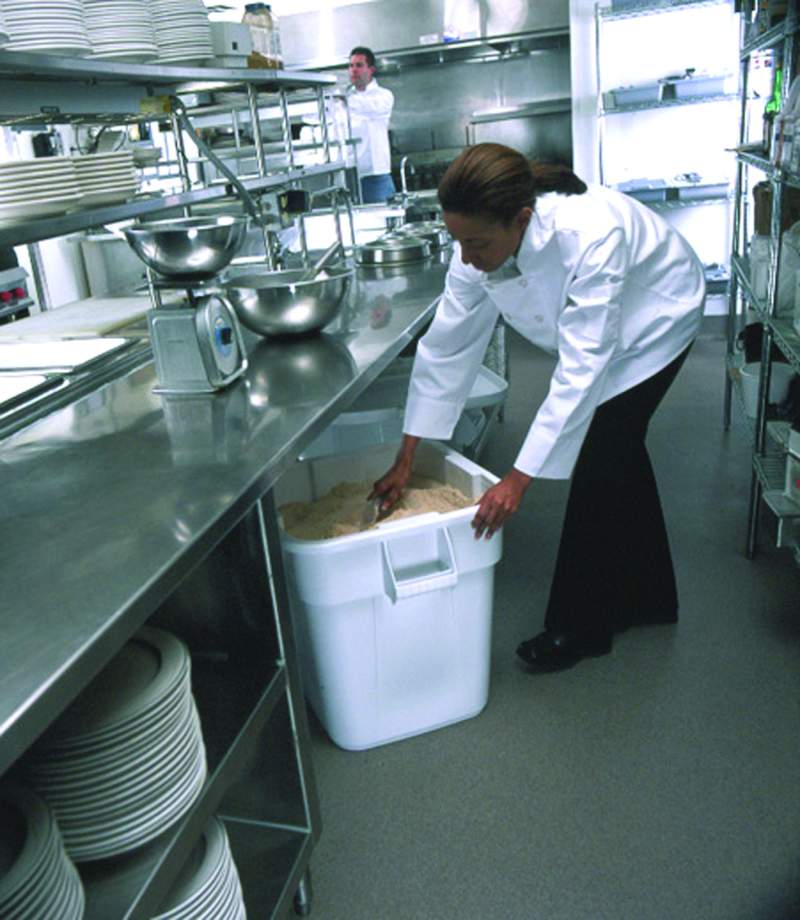 Container Brute patrat 106 L, gri - Rubbermaid