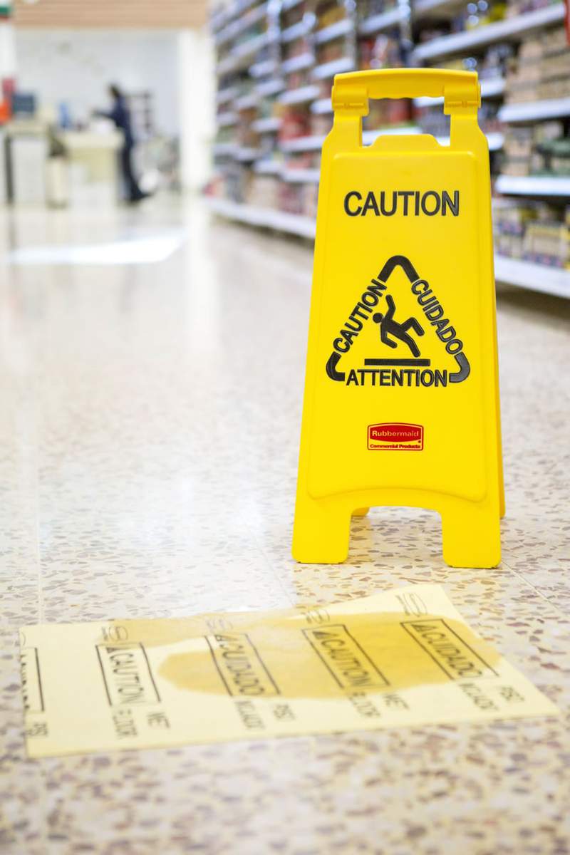 Semn avertizare multilingv podele umede 2 fete - Rubbermaid 