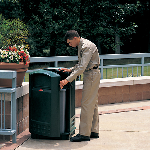 Container Landmark Series JR. cu scrumiera 132.5 L, negru - Rubbermaid 