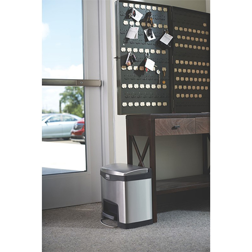 Container Slim Jim Step-On/Front Step 15 L, inox/negru - Rubbermaid 
