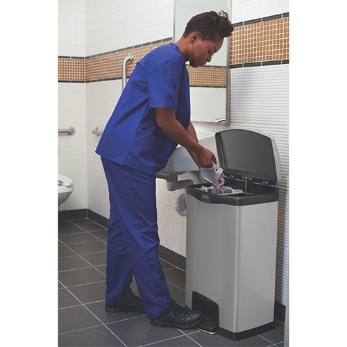 Container Slim Jim Step-On/Front Step 90 L, inox/negru - Rubbermaid 