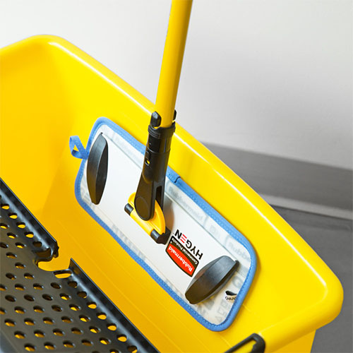 Galeata Hygen cu storcator si roti, galbena - Rubbermaid 