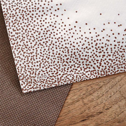Fata de masa din airlaid 100 x 100 cm, Puntini - Fato maro