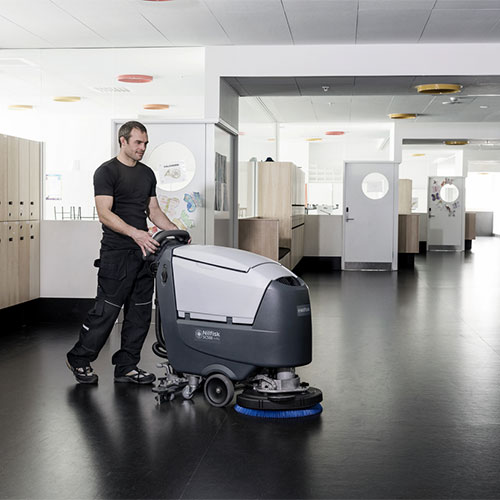 Nilfisk SC 500 53 B FULL PKG - Echipament de spalat-aspirat, cu baterie si tractiune - Nilfisk Advance 