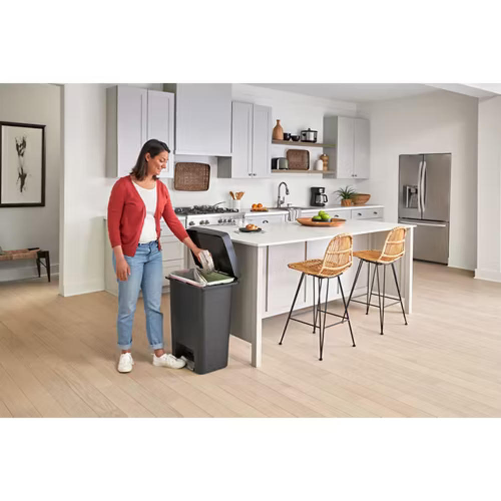 Coș de gunoi de mare capacitate, tip step-on - Rubbermaid